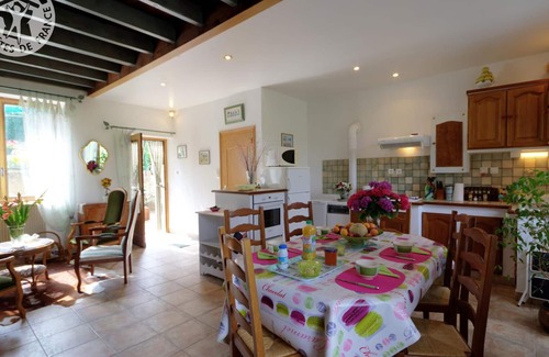 Bussieres Cottage | Charmant gîte avec jardin, WiFi, animaux admis