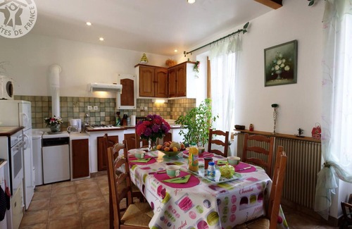 Bussieres Cottage | Charmant gîte avec jardin, WiFi, animaux admis