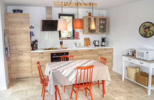 Luzille Cottage | Gîte douillet à Luzillé avec terrasse, jardin, climatisation, proche Château de Chenonceau et Zoo de Beauval