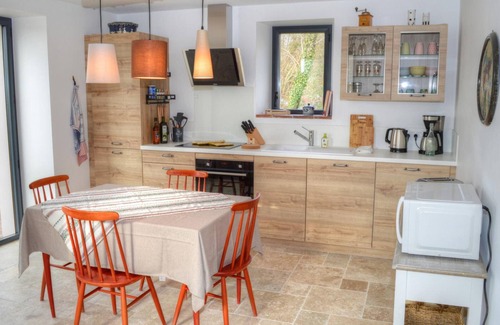 Luzille Cottage | Gîte douillet à Luzillé avec terrasse, jardin, climatisation, proche Château de Chenonceau et Zoo de Beauval