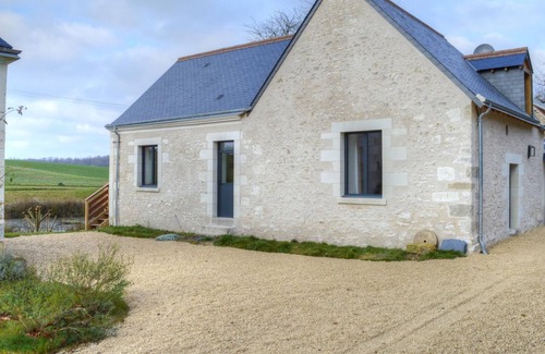 Luzille Cottage | Gîte douillet à Luzillé avec terrasse, jardin, climatisation, proche Château de Chenonceau et Zoo de Beauval