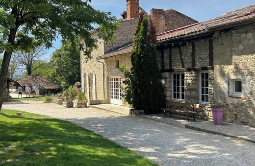 Clermont-Dessous Maison | Domaine de charme avec gîtes de groupe (59 pers) et piscine en campagne