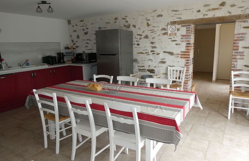 La Roche-sur-Yon Cottage | Maison rénovée en pleine campagne avec terrain, terrasse et équipements familiaux