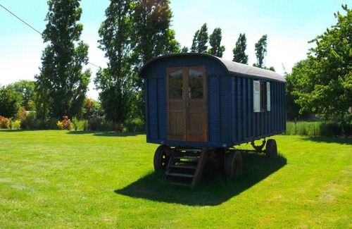 Prunay-Cassereau Cottage | Maison restaurée à la campagne avec jardin, poêle à bois et WIFI, proche de chemins pédestres et étang