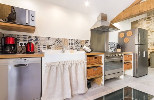 Chateau-Thebaud Cottage | Élégant Gîte Rural avec Piscine Intérieure Chauffée près de Nantes