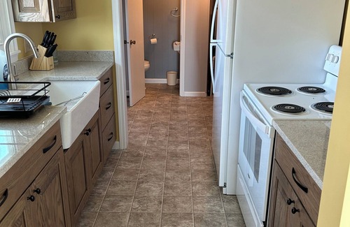 Servia Maison | Charming Country 3-bedroom home 4 Miles South of Wabash on HWY 13