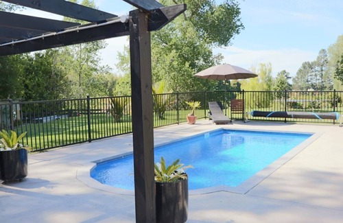Western Bay of Plenty District Appartement | Charming Country Apartment - Pool, Peaceful, Perfect.