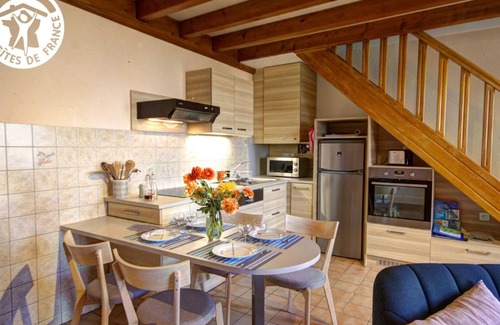 Pralong Cottage | Charmant Gîte avec Jardin Privatif, Proche Montbrison, Équipé Moderne et Confort Total