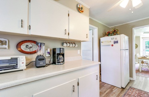 Oxford Maison | Charming Country Home w/ Yard - 14 Mi to Ole Miss!