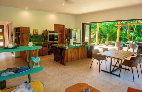 Paquera Maison | Charming country house in Playa Órganos Paquera in the middle of nature