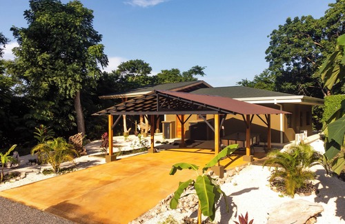 Paquera Maison | Charming country house in Playa Órganos Paquera in the middle of nature