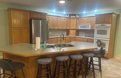 Lamont Maison | Charming Country Retreat in Burlington, KS