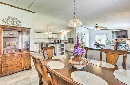 Livingston Maison | Charming Countryside Home w/ Covered Porch!