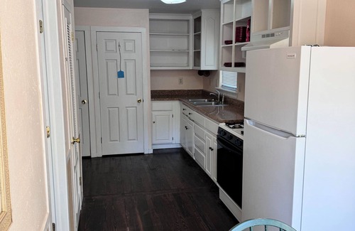 Tahlequah Maison | Charming Cozy 2-bedroom Riverside Home in fabulous Tahlequah with AC, WiFi