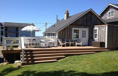Nelscott Cottage | Charmant chalet confortable avec vue sur l'océan!-Juste étapes à la plage! w / 2 terrasses Lrg et WiFi !!