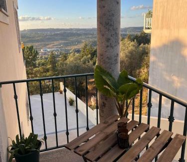 Coimbra Lit Et Petit-Déjeuner | Charming Cozy Retreat - Terrace & Private Balcony