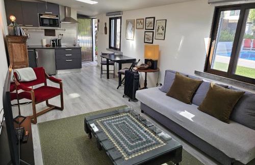 Cobre Appartement | Charming Cozy Studio with Garden & Pool