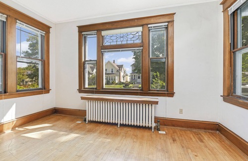Riverview Maison | Charming craftsman home near downtown St. Paul