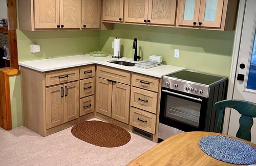 Snowbird Cottage | Charming Creekside Mountain Cottage