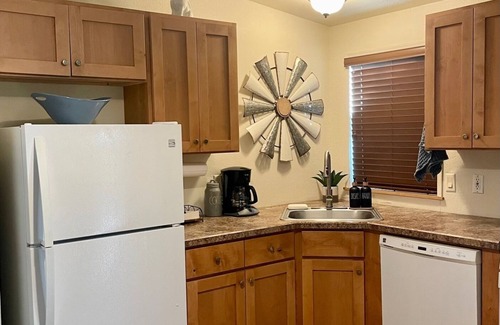 Catalina Autre | Charming Desert Ranch House with Local Western Flair