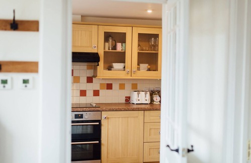East Runton Cottage | Charming 3-bedroom flint cottage with sunny garden