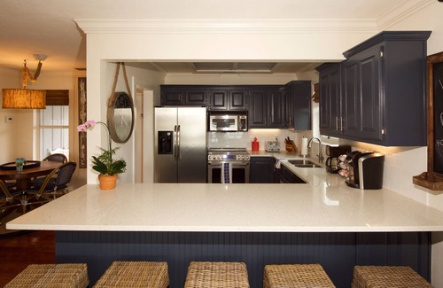 New Smyrna Beach Maison | Charme Direct Oceanfront Beach Cottage des années 1940 dans un emplacement parfait!