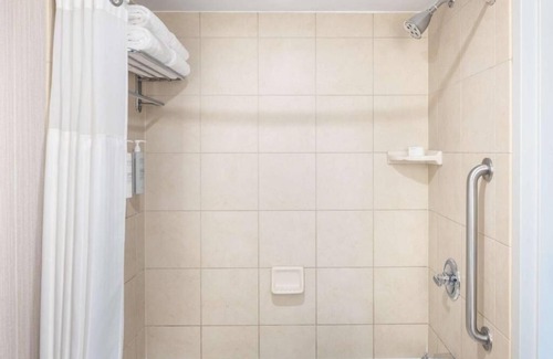 Bethesda Hôtel | Charming Downtown Bethesda Unit Near Metro, NIH, Pet Friendly