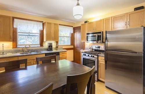 Marblehead Maison | appartement du centre-ville dans le quartier historique Marblehead, seulement une courte promenade à abritent