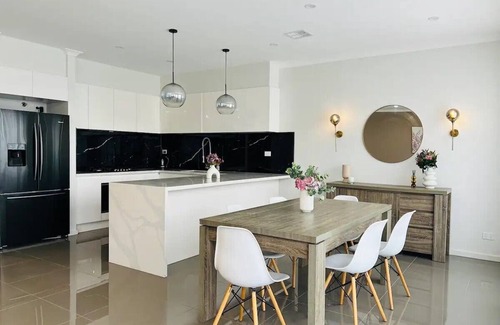 Truganina Maison | Charming Duplex: Style & Comfort