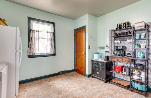 Eagle Grove Maison | Charming Eagle Grove Farmhouse w/ Patio!
