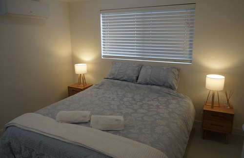 Currumbin Waters Lit Et Petit-Déjeuner | Charming, elegant B&B. Stunning views, close to airport, beaches & attractions.