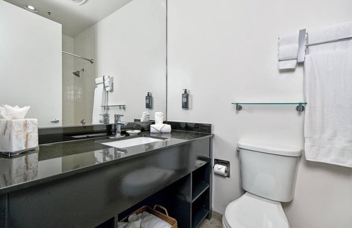 South Beach Hôtel | Charming Embarcadero Room Near Ferry, Oracle Park & Painted Ladies