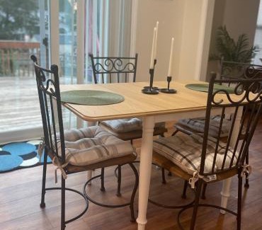 Charlotte Maison | Charming Entire 3 Bedrooms House with AC and Wifi