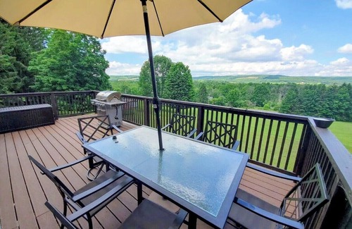 Cortland Maison | Charming estate with large rooms and AC in quaint Cortland