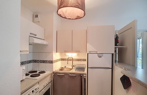 Lamalou-les-Bains Appartement | Appartement F3 climatisé avec terrasse, parking privé et accès WiFi, proche des thermes et du centre-ville