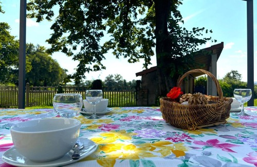 Montaiguet-en-Forez Cottage | Gîte familial à Montaiguët-en-Forez avec terrasse, proche nature et ferme équestre