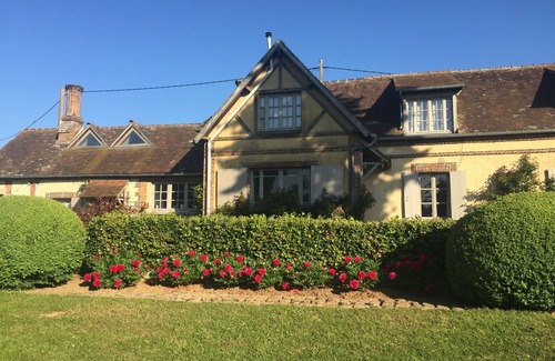 Rueil-la-Gadeliere Maison | Charming family farmhouse in the countryside