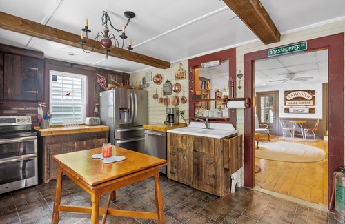Ogunquit Maison | Charming Family-friendly 10 BR, 10.5 BA Property by Perkins Cove!