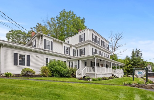 Ogunquit Maison | Charming Family-friendly 10 BR, 10.5 BA Property by Perkins Cove!