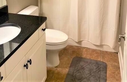 Auburn Appartement | Charming Family Friendly Condo in Ideal Location