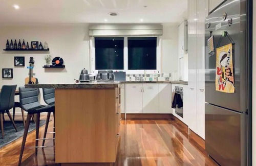 Wheelers Hill Maison | Charming Family Home near Monash Uni/Glen