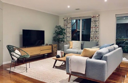 Wheelers Hill Maison | Charming Family Home near Monash Uni/Glen
