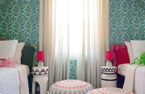 Jefferson Manor Maison | Charming Family Home Sleeps 8 near DC, Historic Old Town VA, & National Harbor