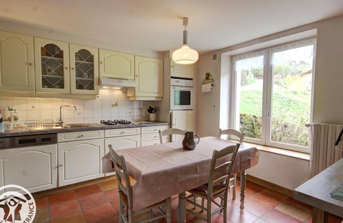 Cherier Cottage | Gîte rural familial avec jardin, terrasse et équipements modernes près du Parc Livradois Forez