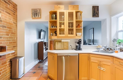 Palmerston - Little Italy Maison | Charming Family House 3 Bdr with Balcony