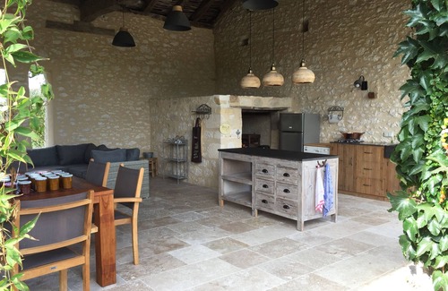 Montagnac-sur-Lede Maison | Domaine sur la colline, vue à 360° Charmante maison en pierre 8 à 12 personnes