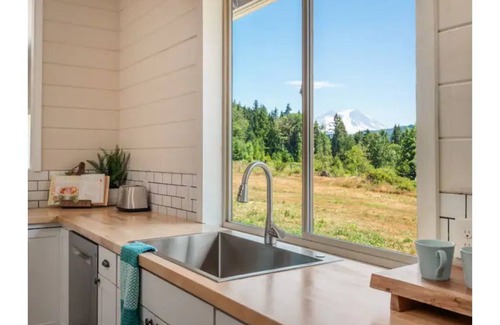 Mineral Autre | Charming Farmhouse Amazing View of Mt. Rainier - Family Friendly + Game Barn