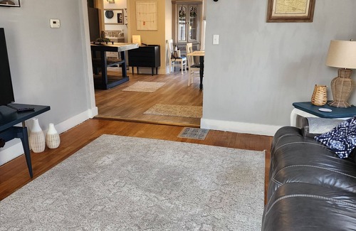 Geneseo Autre | Charming farmhouse in town- Dog friendly