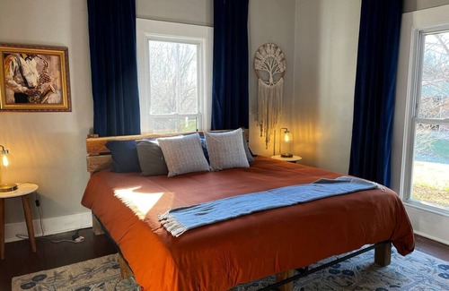 Hartsburg Autre | Charming Farmhouse Retreat