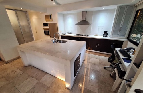 Costa Azul Appartement | Charming first floor 2-bedroom apartment in beautiful Acapulco de Juárez